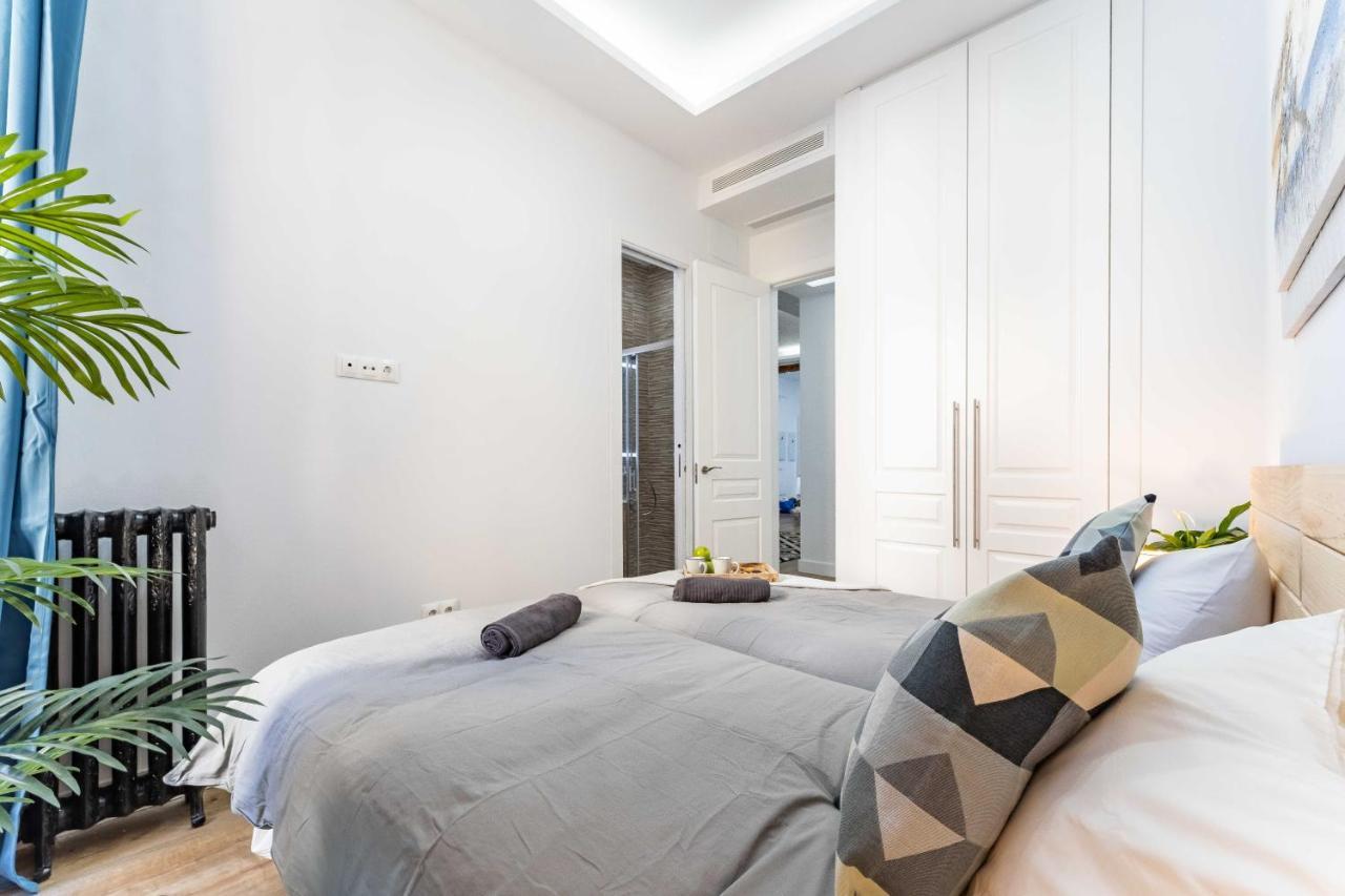 Exclusive Luxury Apartment In Central Madrid Exterior foto